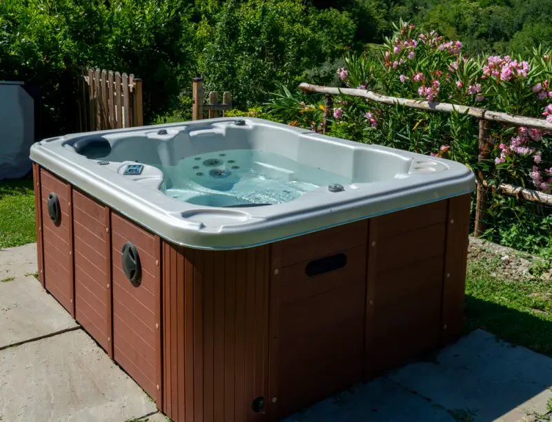 How to Reduce Chlorine in a Hot Tub in 10 Easy Steps