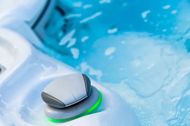 how-to-clean-a-hot-tub-with-vinegar-in-5-steps