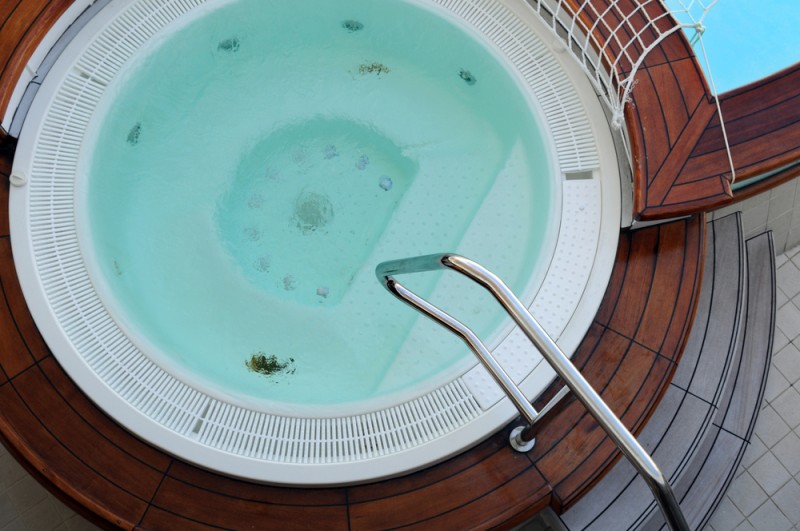 Which US President Had a 7-Seat Hot Tub